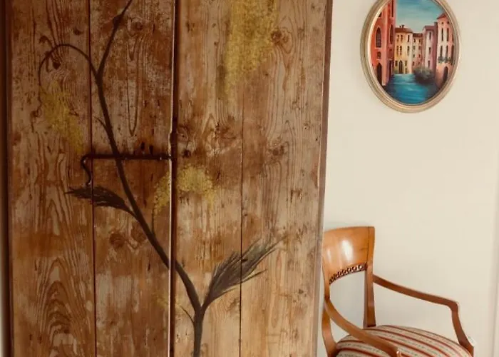 Red Fenice Bed & Breakfast 3*