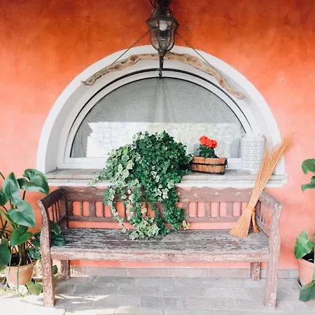 Red Fenice Bed & Breakfast *